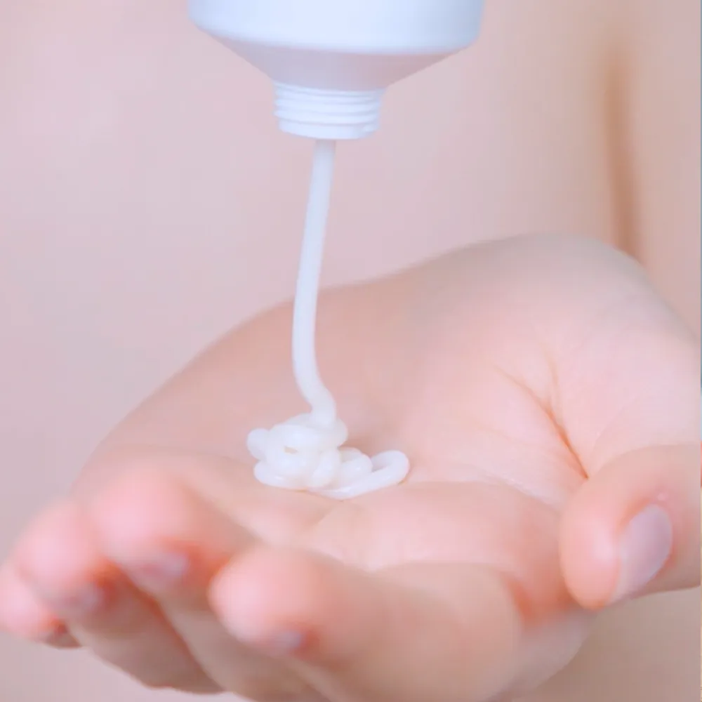 Greek Yoghurt Foaming Cream Cleanser 3